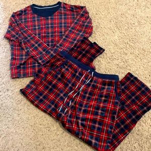 Lightly worn Nautica 2-piece cozy “flannel-type” pajama set, size L.